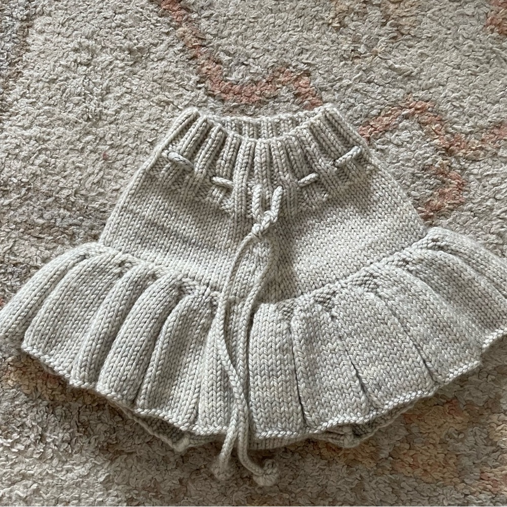 Misha and puff wool skirt size 6/12